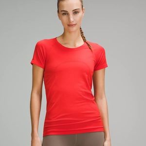 Swiftly tech 2.0 short sleeve in red